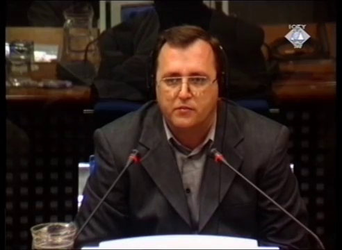 Agron Berisha dëshmon për vrasjen e 49 personave në Suharekë më 26 mars 1999. (ICTY TV, 25.02.2002.)