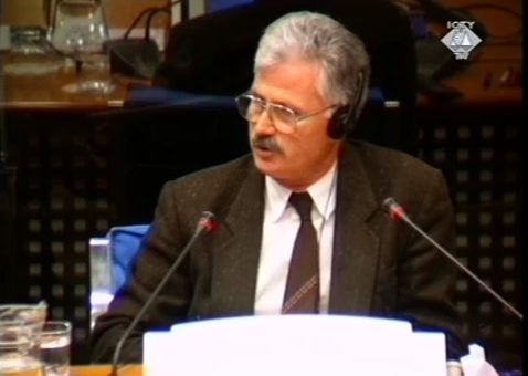 Hasan Pruhti svedoči o upadu policije u Đakovicu (ICTY TV, 04.03.2002.)