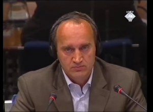 Rešid Hasanović svedoči o premlaćivanju zatvorenika u Bratuncu 1992. (ICTY TV, 21.04.2004.)