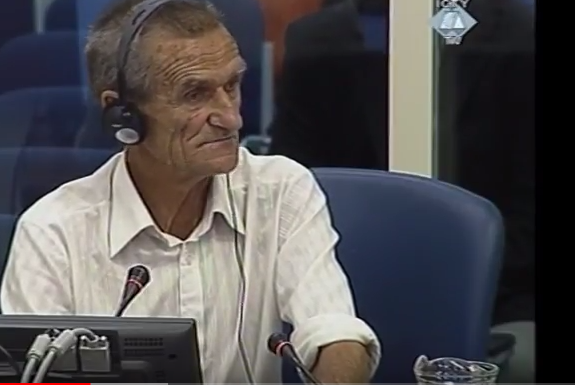 Ahmo Hasić tokom svedočenja u Hagu (ICTY TV - 07.09.2006.)