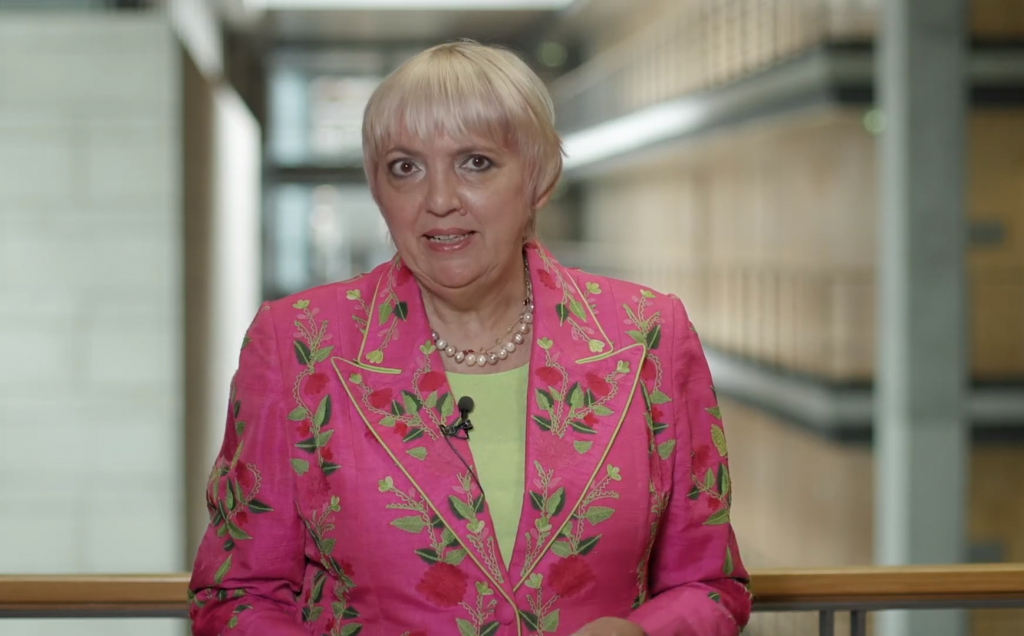 Klaudija Rot (Claudia Roth) otvara memorijalni program Srebrenica25 Zelenih u Bundestagu