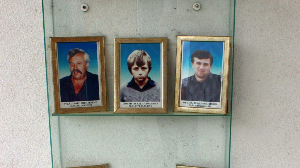 Fotografi të anëtarëve të familjes Miloseviç që u vranë nëSijekovac në mars 1992. Foto: Vladimir Susak/BIRN