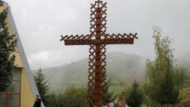 Spomenik žrtvama masakra u Uzdolu. Foto: Udruga Treće Bojne Brigade Rama i Branitelja Uzdola.